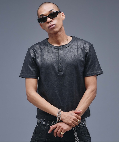 ANDER HUNK(アンダーハンク)の「Coated Henry neck Rib T-shirt / コーティングヘンリーネックリブTシャツ(Tシャツ/カットソー・メンズ・ブラック/パープル・MEDIUM/LARGE)」の3枚目の写真