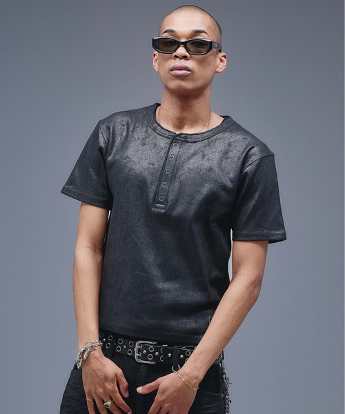 ANDER HUNK(アンダーハンク)の「Coated Henry neck Rib T-shirt / コーティングヘンリーネックリブTシャツ(Tシャツ/カットソー・メンズ・ブラック/パープル・MEDIUM/LARGE)」の7枚目の写真