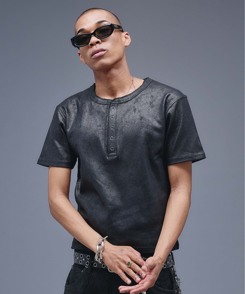 ANDER HUNK(アンダーハンク)の「Coated Henry neck Rib T-shirt / コーティングヘンリーネックリブTシャツ(Tシャツ/カットソー・メンズ・ブラック/パープル・MEDIUM/LARGE)」の8枚目の写真