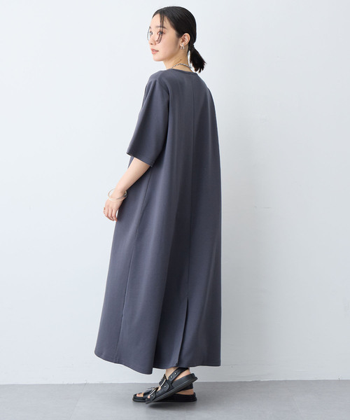 anyfee(エニフィー)の「【anyfee/大きいサイズ】着てサラなめらかポンチ素材Aラインワンピース《接触冷感・吸水速乾》(2026SS)(ワンピース・レディース・ブラック/エメラルド/モカ/オレンジ/チャコール・5L/4L/3L/LL)」の8枚目の写真