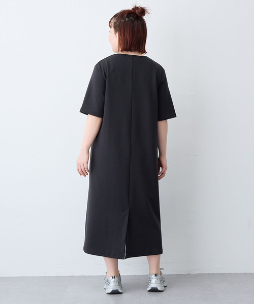 anyfee(エニフィー)の「【anyfee/大きいサイズ】着てサラなめらかポンチ素材Aラインワンピース《接触冷感・吸水速乾》(2026SS)(ワンピース・レディース・ブラック/エメラルド/モカ/オレンジ/チャコール・5L/4L/3L/LL)」の15枚目の写真