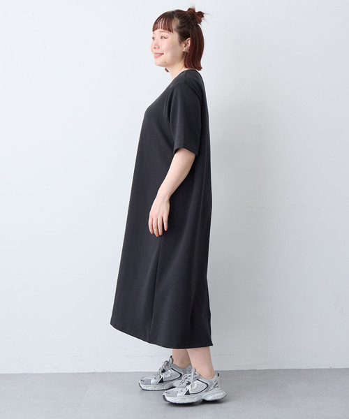 anyfee(エニフィー)の「【anyfee/大きいサイズ】着てサラなめらかポンチ素材Aラインワンピース《接触冷感・吸水速乾》(2026SS)(ワンピース・レディース・ブラック/エメラルド/モカ/オレンジ/チャコール・5L/4L/3L/LL)」の16枚目の写真