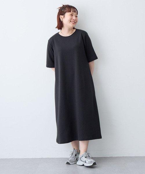 anyfee(エニフィー)の「【anyfee/大きいサイズ】着てサラなめらかポンチ素材Aラインワンピース《接触冷感・吸水速乾》(2026SS)(ワンピース・レディース・ブラック/エメラルド/モカ/オレンジ/チャコール・5L/4L/3L/LL)」の1枚目の写真