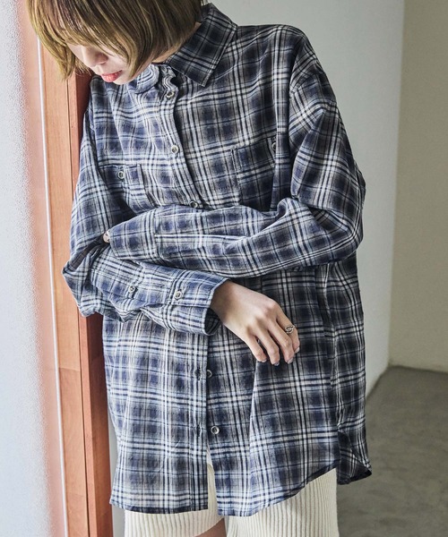 Fashion Letter(ファッションレター)の「オーバーサイズ先染めシアーチェックタックシャツ(シャツ/ブラウス・レディース・ベージュ/ネイビー/ブラック・M)」の1枚目の写真