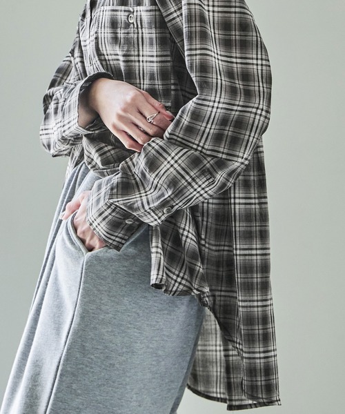 Fashion Letter(ファッションレター)の「オーバーサイズ先染めシアーチェックタックシャツ(シャツ/ブラウス・レディース・ベージュ/ネイビー/ブラック・M)」の19枚目の写真
