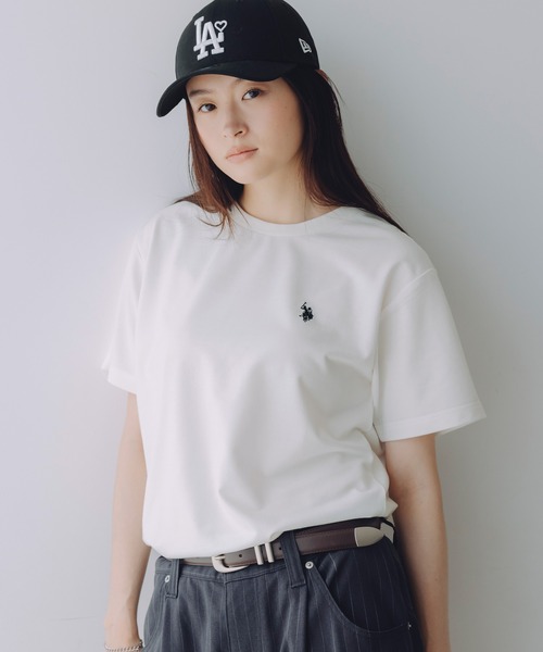 U.S. POLO ASSN.（ユーエスポロアッスン）の「U.S. POLO ASSN. 別注 ワンポイント刺繍 コンパクト半袖ベーシックTシャツ（Tシャツ/カットソー・メンズ・サックスブルー/ピンク/ブラック/ホワイト/ベージュ/ネイビー/チャコール・S/XL/L/M）」の2枚目の写真