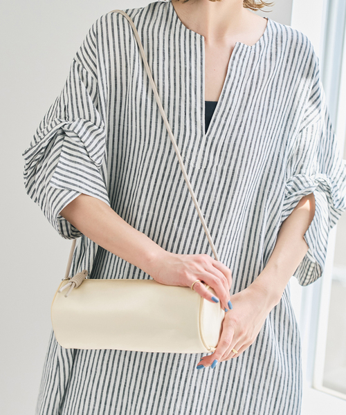Spick & Span（スピックアンドスパン）の「《別注カラー有り / 》&MyuQ / アンドミューク MARU NY（ショルダーバッグ・レディース・ブラック/イエロー・FREE）」の2枚目の写真