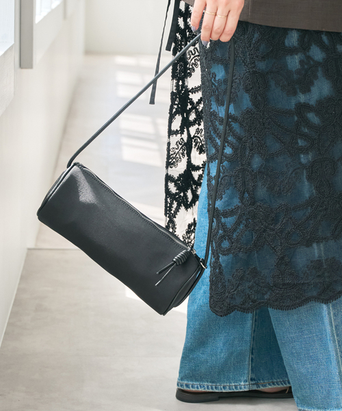 Spick & Span（スピックアンドスパン）の「《別注カラー有り / 》&MyuQ / アンドミューク MARU NY（ショルダーバッグ・レディース・ブラック/イエロー・FREE）」の3枚目の写真