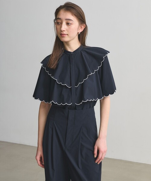 UNITED ARROWS(ユナイテッドアローズ)の「スカラップ フリル ブラウス ‐はっ水 UVカット 防しわ ウォッシャブル‐(シャツ/ブラウス・レディース・ブラック/ネイビー/ホワイト・FREE)」の1枚目の写真