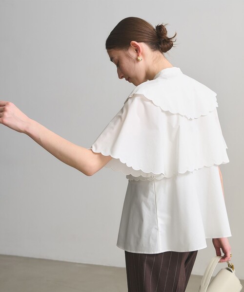 UNITED ARROWS(ユナイテッドアローズ)の「スカラップ フリル ブラウス ‐はっ水 UVカット 防しわ ウォッシャブル‐(シャツ/ブラウス・レディース・ブラック/ネイビー/ホワイト・FREE)」の2枚目の写真