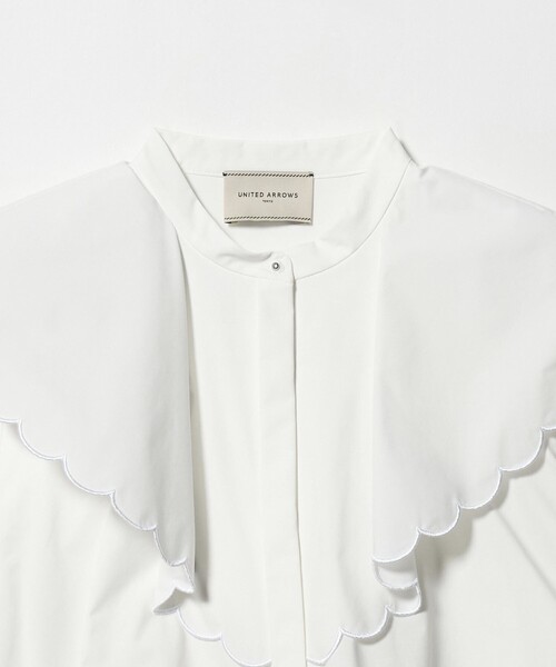 UNITED ARROWS(ユナイテッドアローズ)の「スカラップ フリル ブラウス ‐はっ水 UVカット 防しわ ウォッシャブル‐(シャツ/ブラウス・レディース・ブラック/ネイビー/ホワイト・FREE)」の11枚目の写真