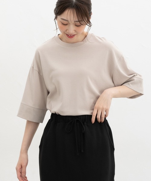 Honeys(ハニーズ)の「【ハニさら・接触冷感・吸水速乾・UVカット・遮熱】切替袖Tシャツ(Tシャツ/カットソー・レディース・ダークブルー/ブラック/グレイッシュベージュ/チャコール/オフホワイト/マスタード・L/LL/M/S)」の22枚目の写真
