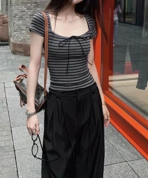 ViViDAY（ビビデー）の「フロントリボン　ボーダー柄ショートtシャツ（Tシャツ/カットソー・レディース・ダークグレー・M）」の5枚目の写真