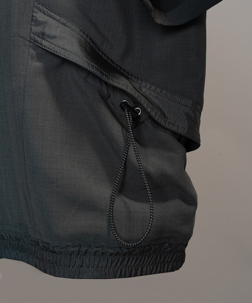 MAISON SPECIAL（メゾンスペシャル）の「《UNISEX》3D Sporty Switching  Prime-Over Short-sleeved Shirt/3Dスポーティー切り替えプライムオーバーショートスリーブシャツ【MAISON SPECIAL/メゾンスペシャル】（シャツ/ブラウス・メンズ・ブラック/チャコールグレー・0/1/2）」の13枚目の写真