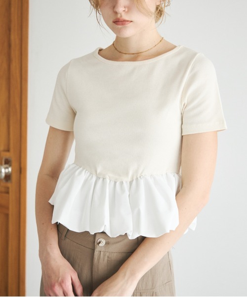 Aunue(オーヌ)の「ペプラムドッキングカットプルオーバー(Tシャツ/カットソー・レディース・アイボリー系2/アイボリー系1・FREE)」の10枚目の写真