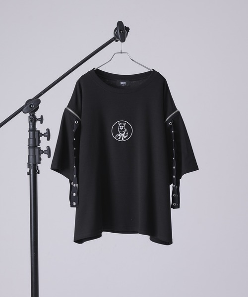 狐独(コドク)の「カットアウトハトメ刺繍Tシャツ(Tシャツ/カットソー・メンズ・ブラック/オフホワイト/ブルー・LARGE/MEDIUM)」の11枚目の写真