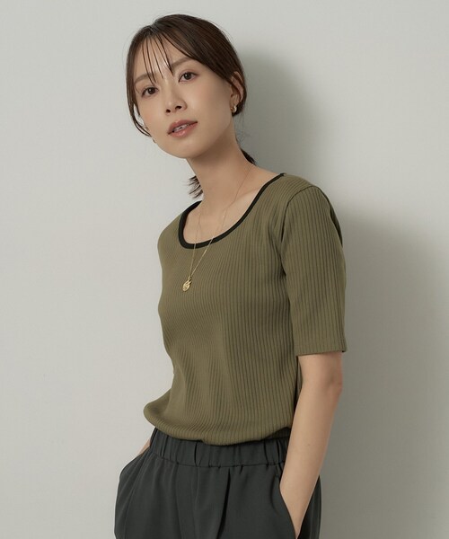 UNTITLED(アンタイトル)の「【二の腕カバー】スクエアネックテレコプルオーバー(Tシャツ/カットソー・レディース・オフホワイト/ブラック/カーキ・00/02/04/44/48/50)」の3枚目の写真