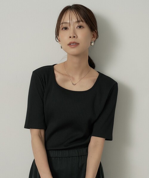 UNTITLED(アンタイトル)の「【二の腕カバー】スクエアネックテレコプルオーバー(Tシャツ/カットソー・レディース・オフホワイト/ブラック/カーキ・00/02/04/44/48/50)」の2枚目の写真