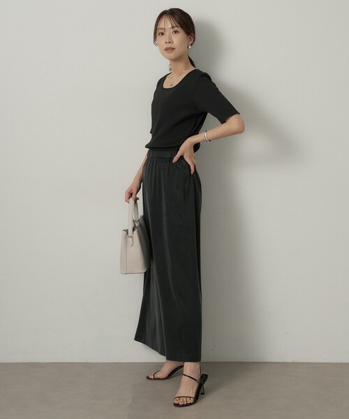 UNTITLED(アンタイトル)の「【二の腕カバー】スクエアネックテレコプルオーバー(Tシャツ/カットソー・レディース・オフホワイト/ブラック/カーキ・00/02/04/44/48/50)」の11枚目の写真