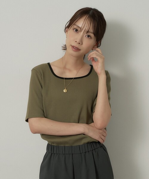 UNTITLED(アンタイトル)の「【二の腕カバー】スクエアネックテレコプルオーバー(Tシャツ/カットソー・レディース・オフホワイト/ブラック/カーキ・00/02/04/44/48/50)」の15枚目の写真