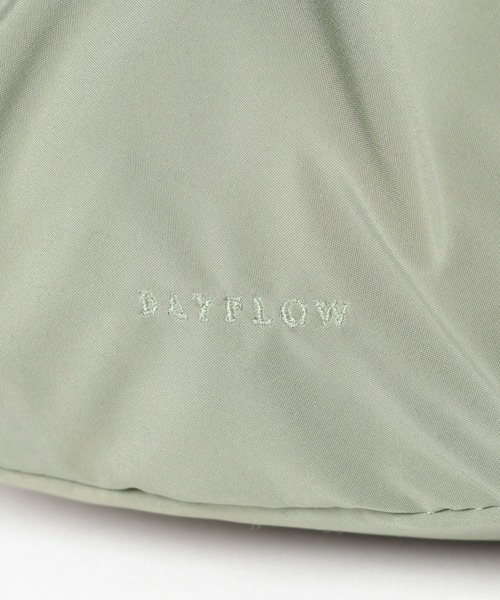 BAYFLOW（ベイフロー）の「[撥水加工付き]クシュギャザームーンバッグ（ショルダーバッグ・レディース・ライトグレー/ブラック/カーキ・FREE）」の12枚目の写真