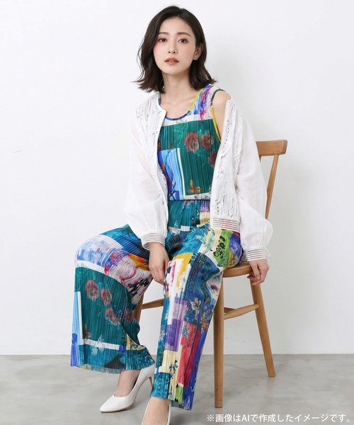 ScoLar(スカラー)の「562246:楽器×花コラージュ柄 ボドレー素材タンクトップ(タンクトップ・レディース・チャコールグレー/グリーン・M)」の4枚目の写真