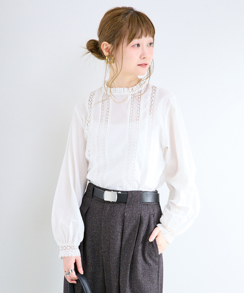 B.C STOCK(ベーセーストック)の「《追加》手洗い可 / フリルクルーネックブラウス(シャツ/ブラウス・レディース・ホワイト/ブラック・FREE)」の2枚目の写真