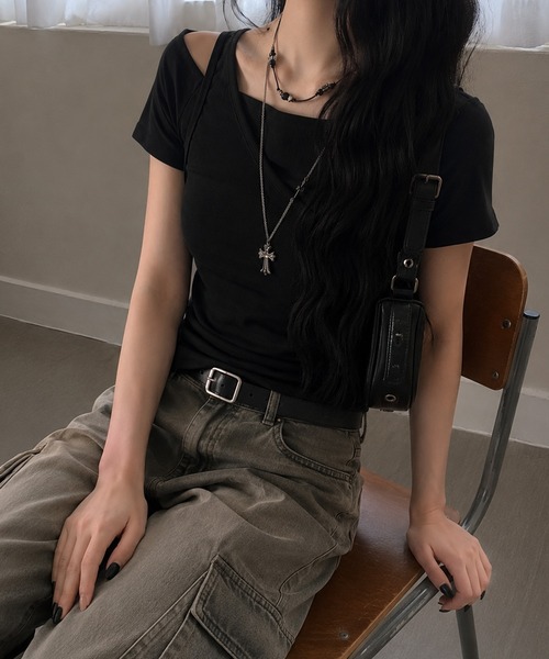 MEMECLE(メメクル)の「【 MEMECLE / メメクル 】Y2Kアシンメトリーレイヤードカットソー(Tシャツ/カットソー・レディース・ブラック/グレー/ホワイト・FREE)」の1枚目の写真