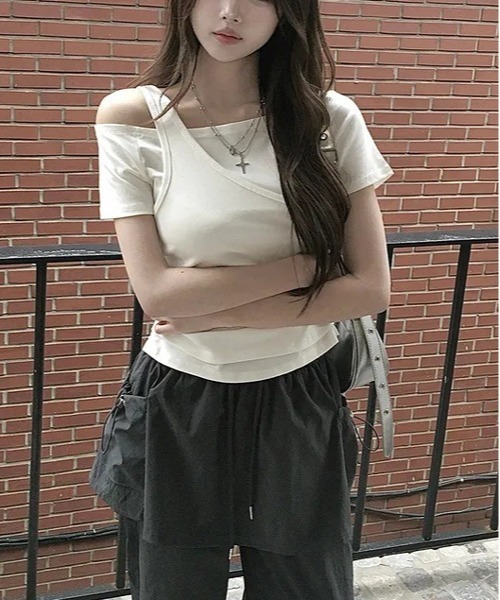 MEMECLE(メメクル)の「【 MEMECLE / メメクル 】Y2Kアシンメトリーレイヤードカットソー(Tシャツ/カットソー・レディース・ブラック/グレー/ホワイト・FREE)」の13枚目の写真