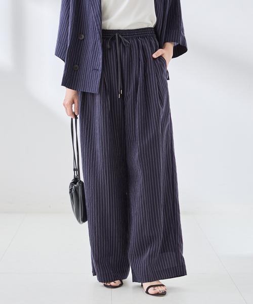 journal standard L'essage（ジャーナルスタンダードレサージュ）の「シルクMIXシアー&ストライプパンツ（その他パンツ・レディース・ネイビー/ホワイト・36/38）」の2枚目の写真