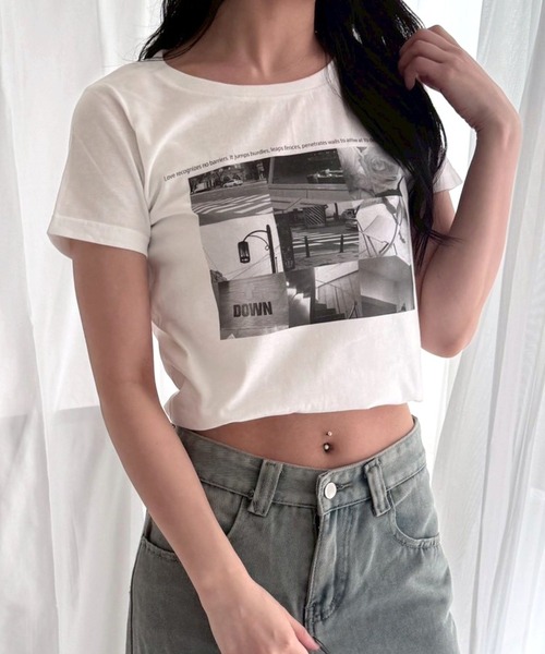 merrylatte（メリーラテ）の「アニマル　リボン　ストリートロゴ　Y2K プリントショート丈半袖Tシャツ骨格（ウェーブ/ストレート）（Tシャツ/カットソー・レディース・その他6/その他10/その他7/その他11/その他14/その他8/その他5/その他3/その他4/その他2/その他12/その他13/その他9/その他1/その他16/その他15/その他20/その他19/その他18/その他17/その他25/その他23/その他24/その他21/その他22・WM）」の2枚目の写真