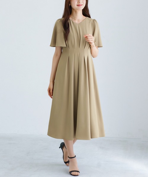 WHITE JOOLA(ホワイトジョーラ)の「【 ラクして整うカセット服 】 さらさらオックス・タックワンピース(ワンピース・レディース・ベージュ/ネイビー・L/M/S)」の2枚目の写真