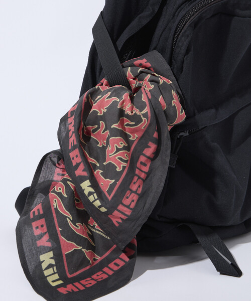 FREAK'S STORE(フリークスストア)の「KiU/キウ KiU×京都大作戦2026コラボバンダナ(レインコート/ポンチョ・メンズ・ブラック・ONE SIZE)」の13枚目の写真