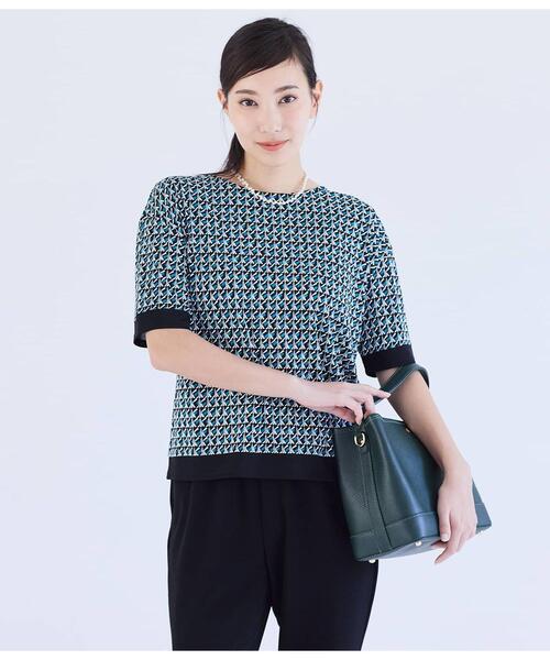 NEWYORKER(ニューヨーカー)の「強撚スムースナイトキューブプリント 切替えカットソープルオーバー(Tシャツ/カットソー・レディース・グリーン/ピンク・MEDIUM)」の2枚目の写真