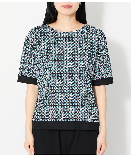 NEWYORKER(ニューヨーカー)の「強撚スムースナイトキューブプリント 切替えカットソープルオーバー(Tシャツ/カットソー・レディース・グリーン/ピンク・MEDIUM)」の3枚目の写真
