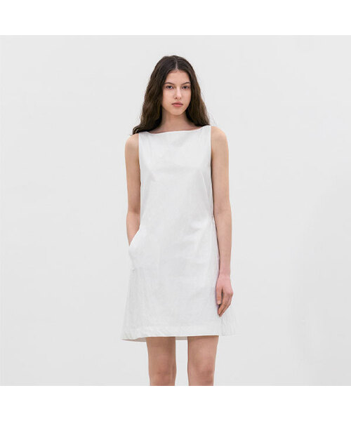 ATELIER NAIN（アトリエナイン）の「BOAT NECK A-LINE MINI DRESS (OP-6314)（ワンピース・レディース・ホワイト/ブラック・FREE）」の2枚目の写真