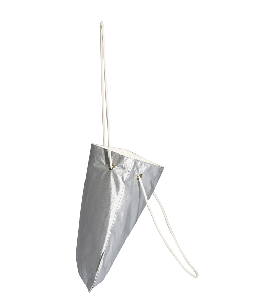 SOCHARMING（ソーチャーミング）の「Mini shoulder bag - Light silver（エコバッグ/サブバッグ・レディース・その他・FREE）」の2枚目の写真