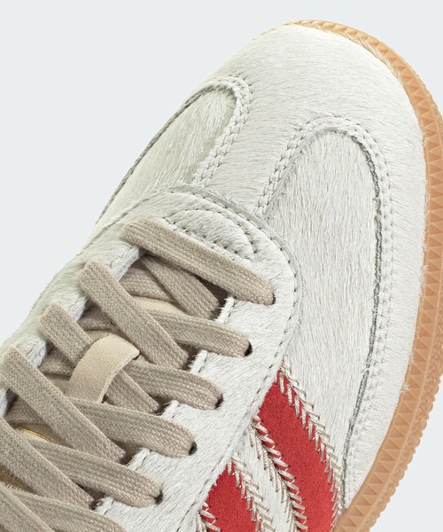 adidas(アディダス)の「サンバ OG シューズ / Samba OG Shoes / アディダスオリジナルス adidas Originals(スニーカー・レディース・ベージュ・28.5cm/29.0cm/25.5cm/26.0cm/26.5cm/27.0cm/27.5cm/28.0cm/22.5cm/23.0cm/23.5cm/24.0cm/24.5cm/25.0cm/22.0cm)」の5枚目の写真