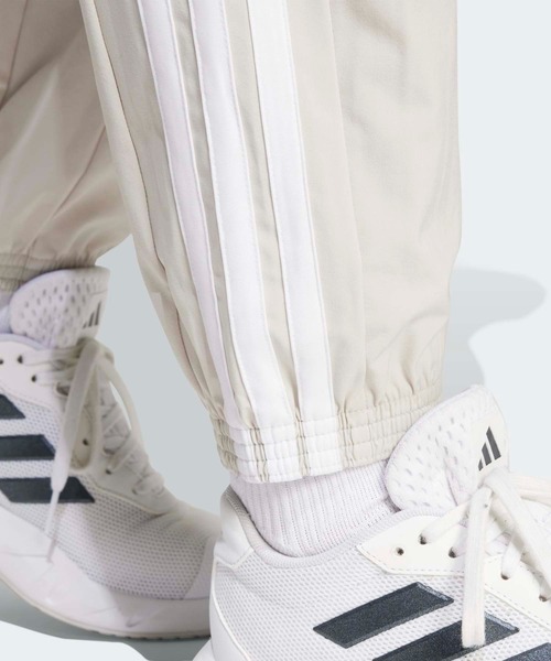 adidas(アディダス)の「トレイン エッセンシャルズ スリーストライプス ウーブンパンツ / アディダス adidas(その他パンツ・レディース・ホワイト・XX-LARGE/LARGE/MEDIUM/SMALL/X-LARGE)」の4枚目の写真