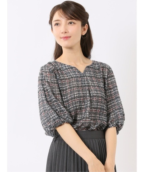 m.f.editorial(エムエフエディトリアル)の「ブラウス レディース 5分袖 プルオーバー チェック ジャガード キーネック(シャツ/ブラウス・レディース・ブラウン/ブラック・LARGE/MEDIUM)」の2枚目の写真