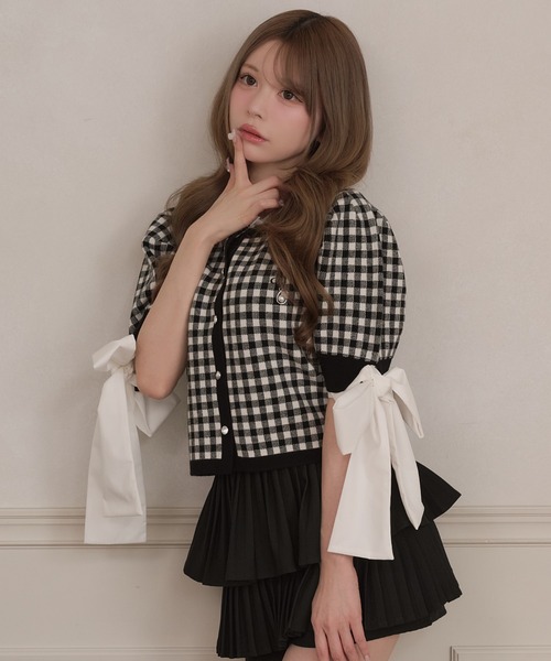 apres jour(アプレジュール)の「袖リボンギンガムチェックニット(ニット/セーター・レディース・ブラック/ピンクベージュ・X-LARGE/FREE)」の2枚目の写真