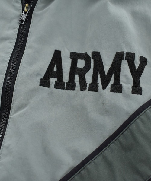 MILITARY(ミリタリー)の「【USED】U.S ARMY IPFU トレーニングジャケット(ナイロンジャケット・メンズ・グレー・X-LARGE)」の3枚目の写真
