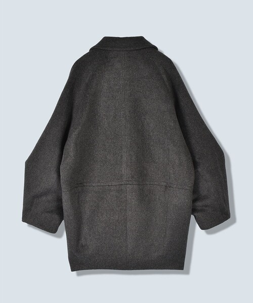 OMMO(オーエムエムオー)の「【OMMO(オーエムエムオー)】WRAP CUFF OVER COAT/コクーンオーバーコート(チェスターコート・レディース・ブラック/ホワイト/グレー・38/36)」の10枚目の写真