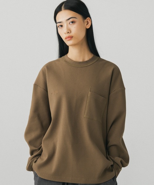+phenix（プラスフェニックス）の「+phenix(プラスフェニックス)WAFFLE POCKET LONG SLEEVE TEE / ワッフルポケット ロングスリーブTシャツ（Tシャツ/カットソー・メンズ・ブルー/ホワイト/ブラック/ブラウン・L/M）」の5枚目の写真