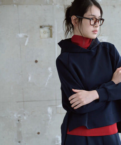 COMME CA ISM(コムサイズム)の「ダンボールニット パーカー(パーカー・レディース・ネイビー/グレイッシュベージュ/チャコール・LL/L/S/M)」の4枚目の写真