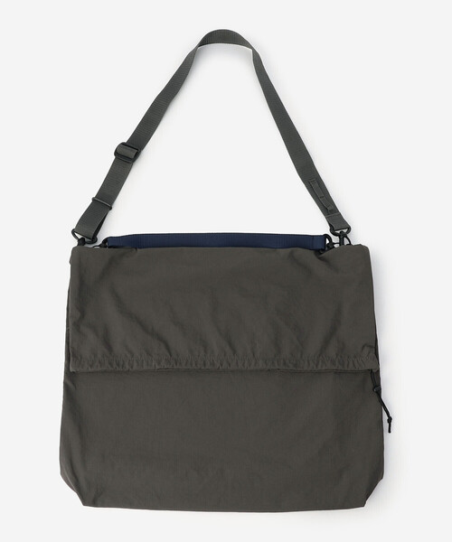 STANDARD SUPPLY（スタンダードサプライ）の「STANDARD SUPPLY | DRAW STRING SHOULDER L GREY UNISEX（ショルダーバッグ・レディース・グレー・ONE）」の5枚目の写真