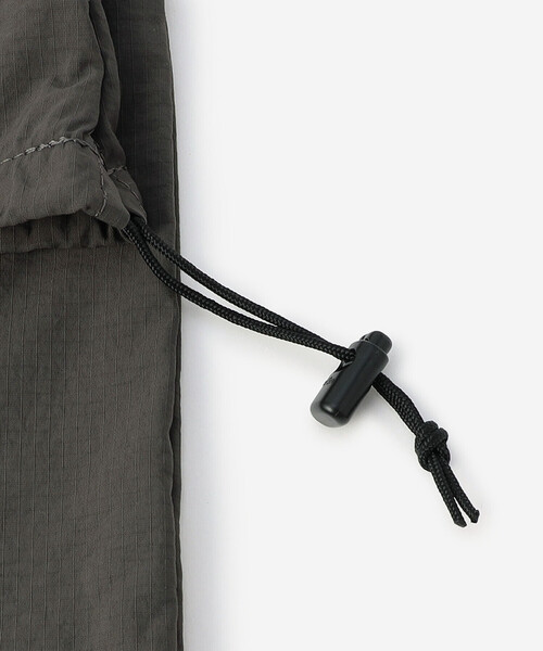 STANDARD SUPPLY（スタンダードサプライ）の「STANDARD SUPPLY | DRAW STRING SHOULDER L GREY UNISEX（ショルダーバッグ・レディース・グレー・ONE）」の6枚目の写真