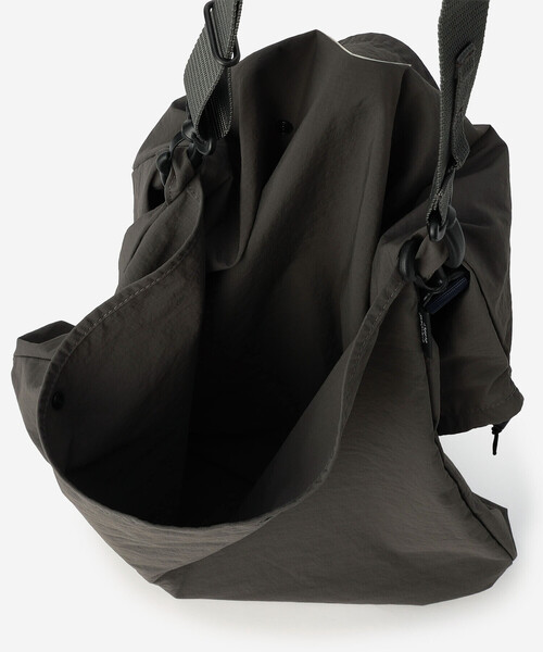 STANDARD SUPPLY（スタンダードサプライ）の「STANDARD SUPPLY | DRAW STRING SHOULDER L GREY UNISEX（ショルダーバッグ・レディース・グレー・ONE）」の10枚目の写真