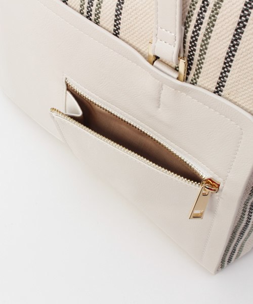 interstaple（インターステイプル）の「ｷｬﾝﾊﾞｽｺﾝﾋﾞ口折れﾄｰﾄ（ショルダーバッグ・レディース・ホワイト/キャメル・FREE）」の7枚目の写真