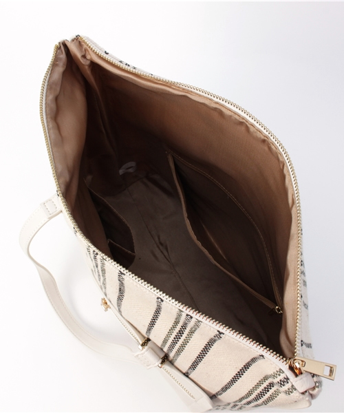 interstaple（インターステイプル）の「ｷｬﾝﾊﾞｽｺﾝﾋﾞ口折れﾄｰﾄ（ショルダーバッグ・レディース・ホワイト/キャメル・FREE）」の8枚目の写真